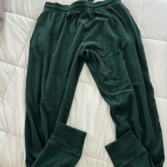 Men’s Green Ribbed Jogger Pajama Pants - Picture 2 of 4